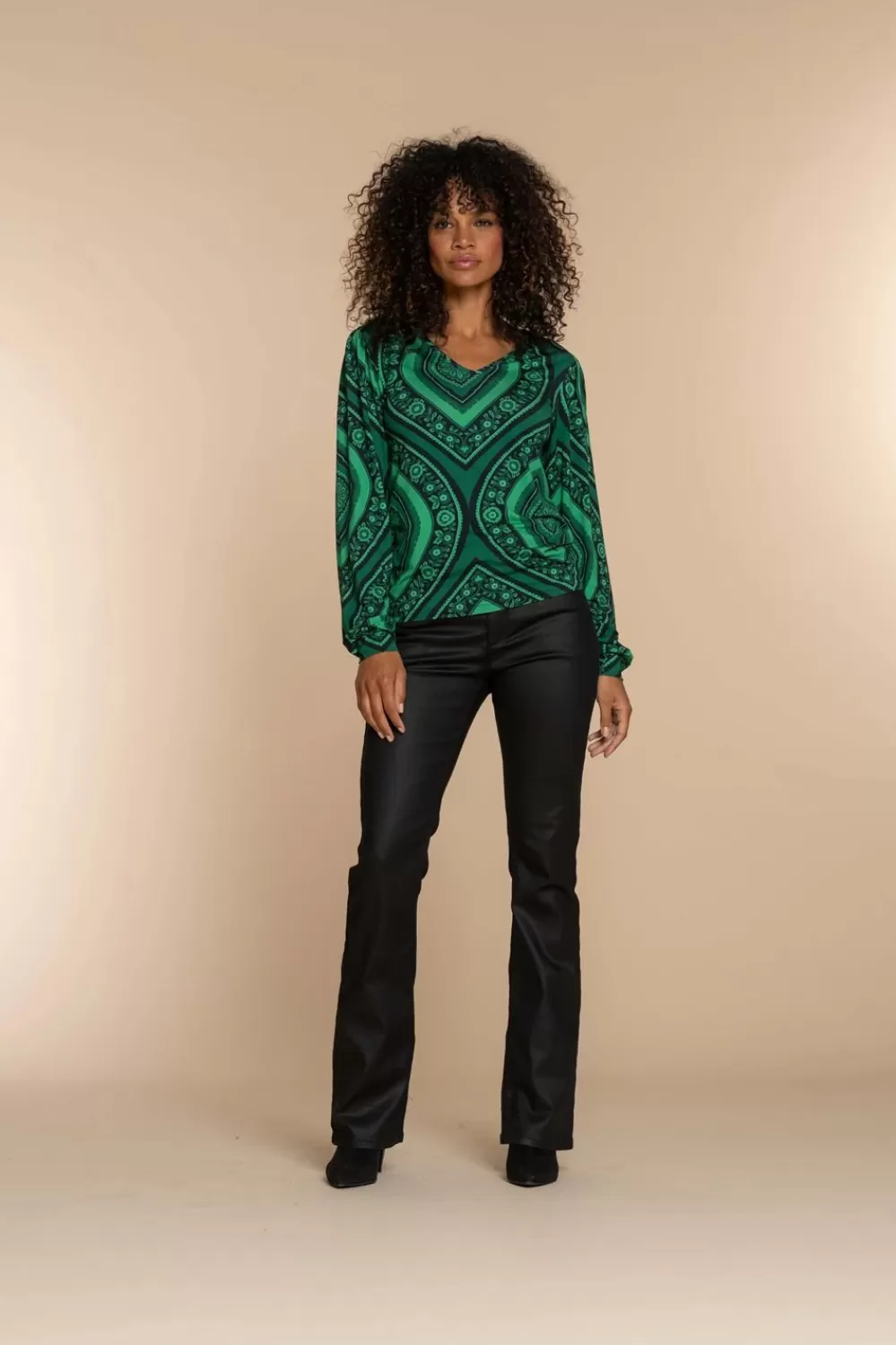 Geisha Fashion -Geisha Women V-Neckline Top With Print 32648-20 Green